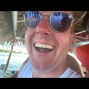 Meet your Posher, Jonathan